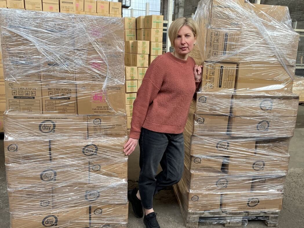 Genial Day Donates over 9K Fem Hy Products to Ukrainian Refugees